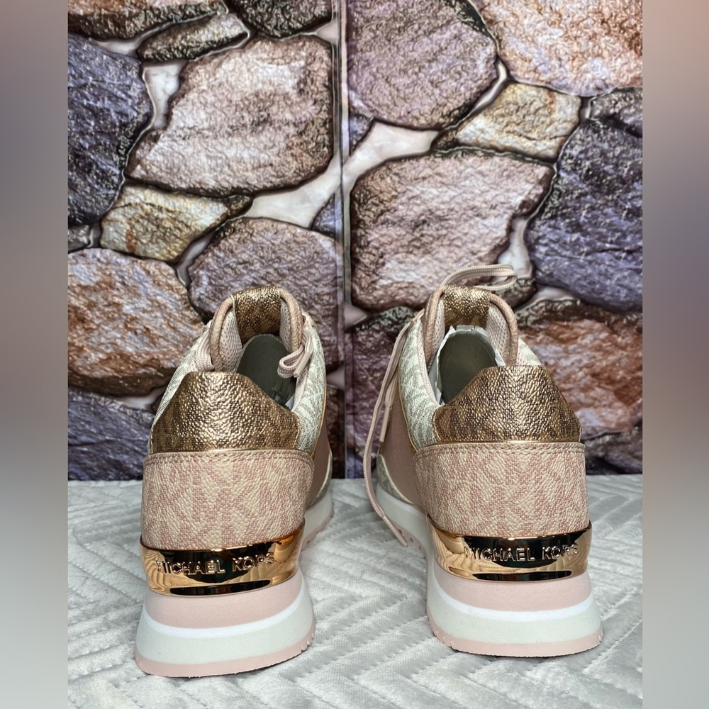 MICHAEL KORS MADDY TRAINER TECH CANVAS - Picture 6 of 9